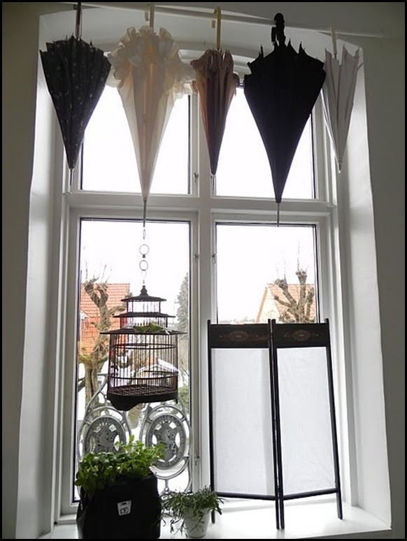 Homemade window treatments, DIY window treatment, easy window treatment ideas, popular pin, home decor, home DIY, home tips and tricks, interior design.