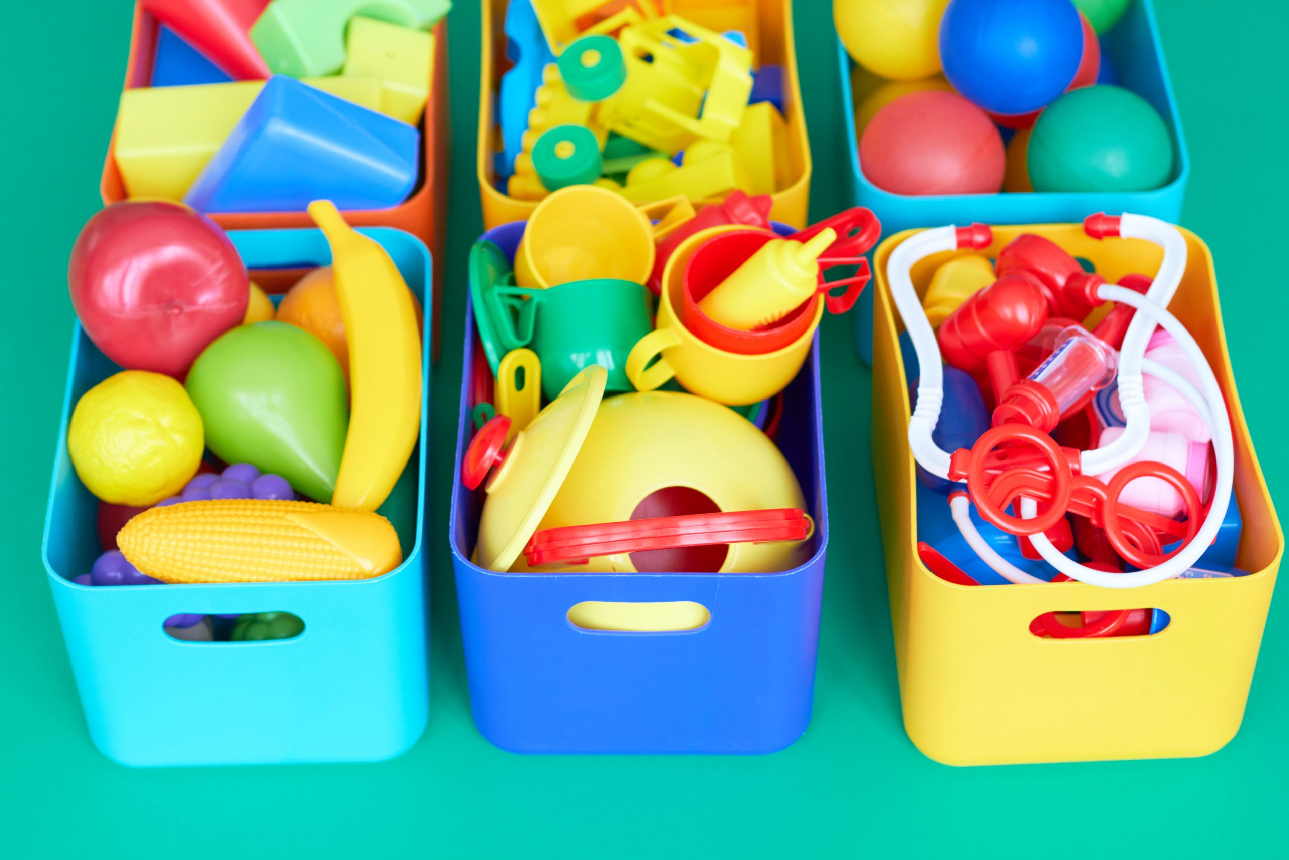 Are you sick of looking at your child's messy room? We have ways to help you organize kids rooms! We even have ideas for you to organize kids rooms with storage. 