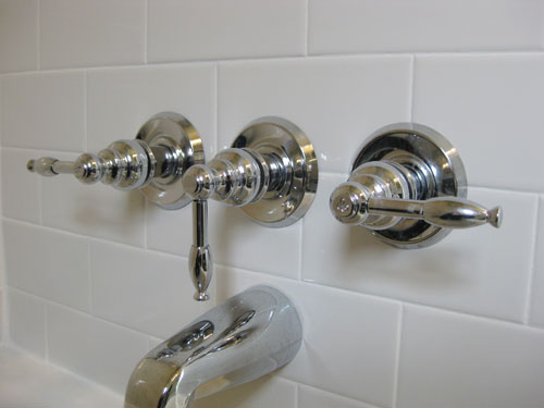 Bathroom, bathroom cleaning, cleaning tips, bathroom cleaning tips, popular pin, clean home, house cleaning hacks.