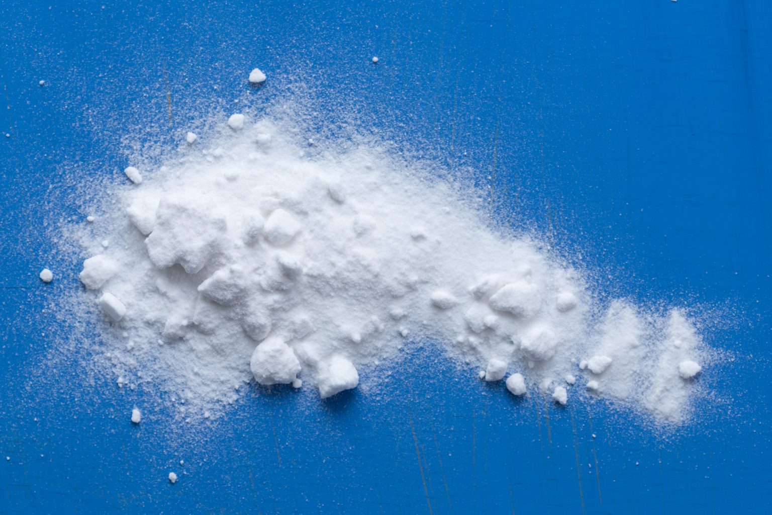 12 Awesome Baking Soda Uses In Your Yard • Picky Stitch