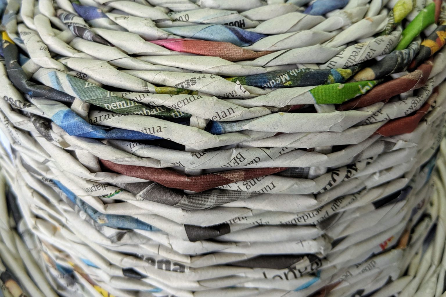 magazine-crafts-recycled-old-diy-upcycled-for-kids-easy