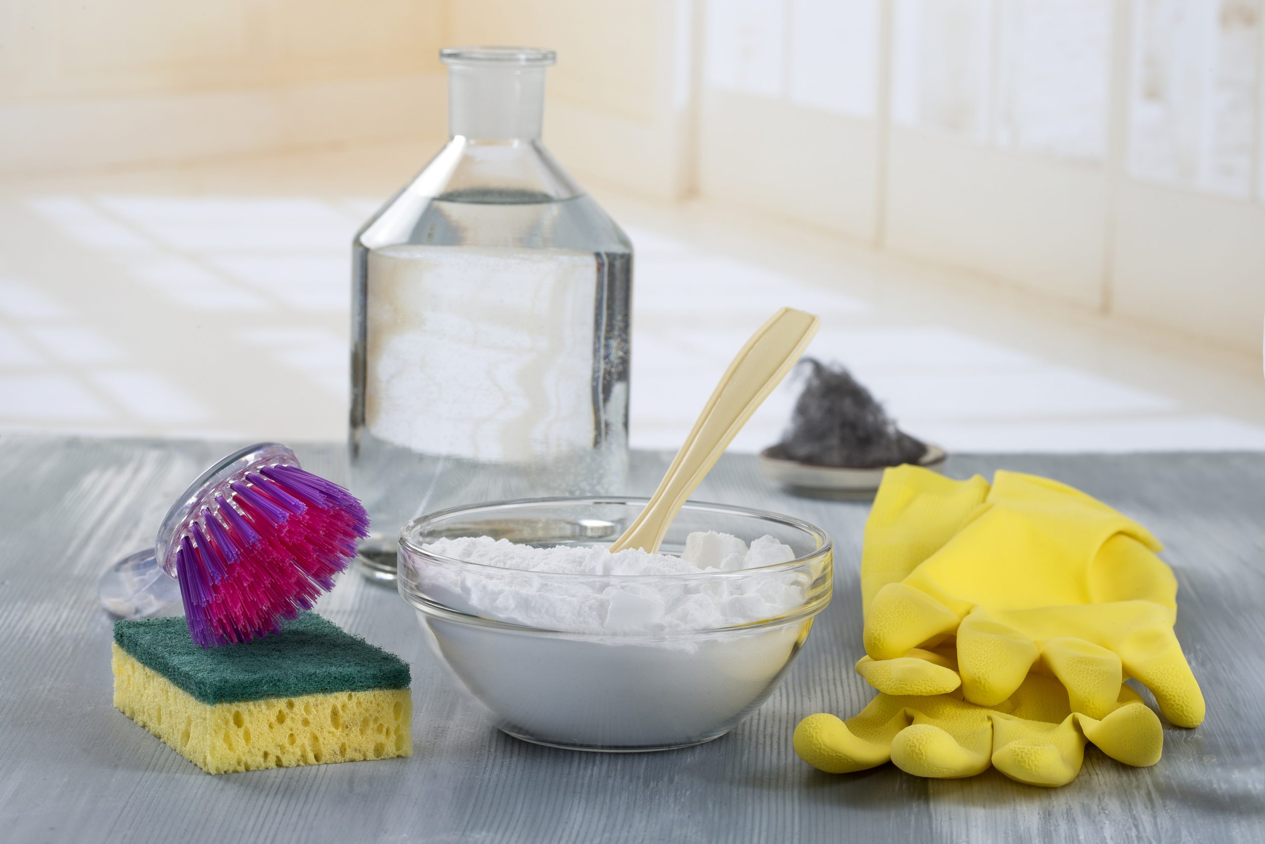 Do you love using baking soda around your house? If you do, you need to try these baking soda uses for your yard! These baking soda uses for cleaning your garden tools will change your life. 