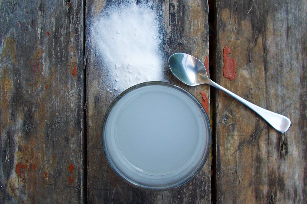 12 Awesome Baking Soda Uses In Your Yard • Picky Stitch