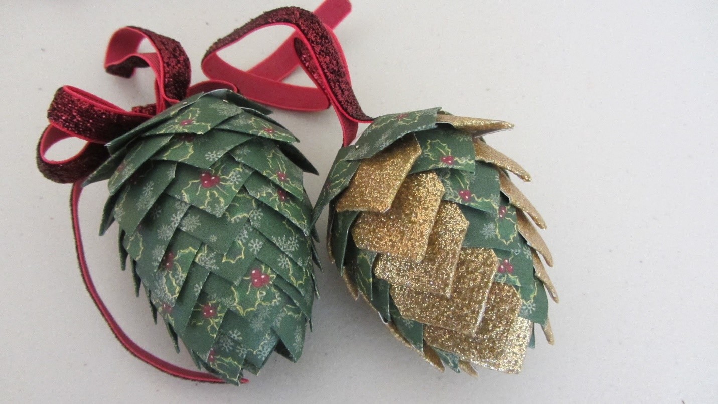 31 Easy Homemade Christmas Ornaments • Picky Stitch