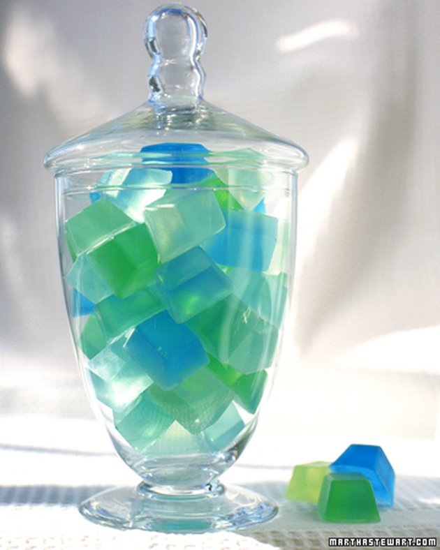 10 Ways to Decorate with Sea Glass10