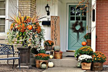 19-ways-to-make-your-neighbors-jealous-of-your-fall-porch10