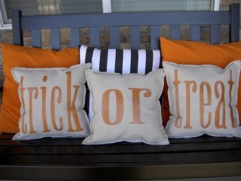 19-ways-to-make-your-neighbors-jealous-of-your-fall-porch3