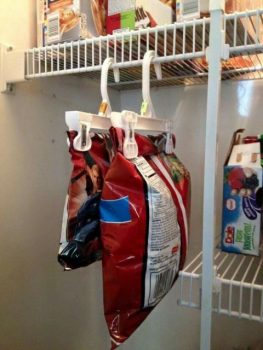 1452345219-pantry-hang-chips