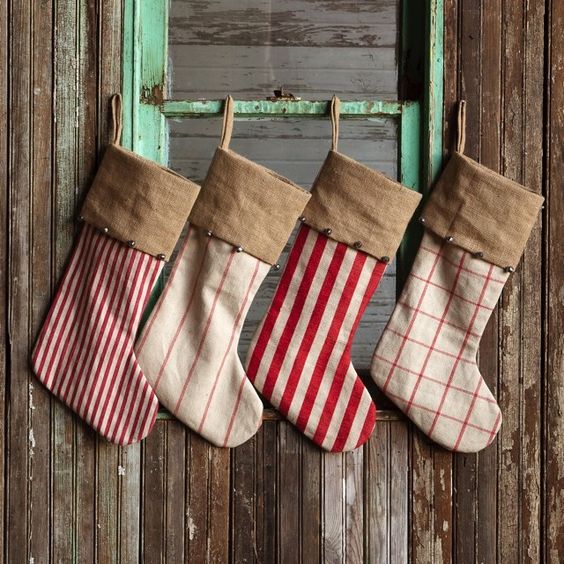 Farmhouse Christmas, Farmhouse Christmas Projects, DIY Farmhouse, Farmhouse DIY Projects, Easy DIY Christmas, Christmas Projects, DIY Christmas, Cottage Christmas, Popular