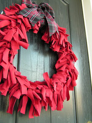 18 Darling DIY Valentines Day Wreaths • Picky Stitch