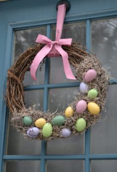 26-Creative-and-Easy-Handmade-Easter-Wreath-Designs-2-620x908