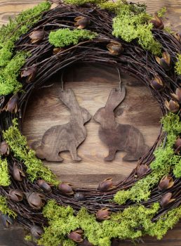 26-Creative-and-Easy-Handmade-Easter-Wreath-Designs-7-800x1084