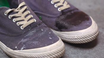 how-to-waterproof-your-canvas-shoes-e1479792692820