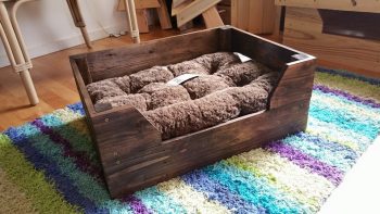 Easy DIY Dog Beds for Your Furry Friends - DIY Dog Beds, DIY Projects, DIY Pet Projects, DIY Pet Beds, Pet Bed Tutorials, Make Your Own Dog Bed, How to Make Your Own Dog Bed, Fast DIY Projects, Quick DIY, Popular Pin