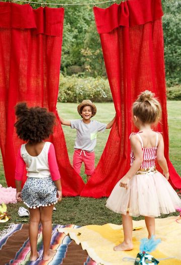 Have a Blast In Your Backyard This Summer {10 Ways to Make It More Fun} - Summer Fun, Summer Fun for Kids, Summer Stuff for Kids, Summer Activities for Kids, Backyard Fun, Backyard Tips and Tricks, Backyard Fun