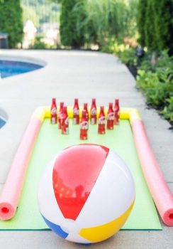 10 Backyard Games for the Fourth of July| Outdoor Games, Outdoor Holiday Games, Holiday Games for the Fourth of July, Fourth of July Games, Holiday Game Ideas, Fun Outdoor Game Ideas, Popular Pin