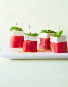 10 Outside-The-Box Things to Do With Watermelon| Things to Do With Watermelon, Watermelon Hacks, Watermelon Recipes, Delicious Watermelon Recipes, Watermelon Recipes for Summer, Summer Recipes for Kids. 