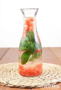 10 Outside-The-Box Things to Do With Watermelon| Things to Do With Watermelon, Watermelon Hacks, Watermelon Recipes, Delicious Watermelon Recipes, Watermelon Recipes for Summer, Summer Recipes for Kids. 