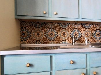 How to Install a New Backsplash, DIY Home, DIY Home Improvements, Home Improvement Projects, DIY Kitchen Remodel, Backsplash Tutorial, DIY Backsplash Tutorial, DIY Home, Home Remodeling Projects, Popular Pin