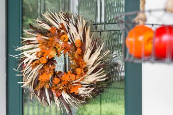 Fall Curb Appeal, Fall Curb, Fall Porch Decor, DIY Fall Porch Decor, Fall Porch Decor Ideas, Curb Appeal Projects, DIY Curb Appeal Projects, Fast Curb Appeal Projects, Cheap Curb Appeal