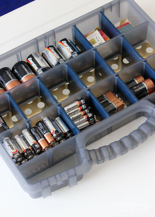 Easy Ways to Organize ALL of Your Batteries| Organize, Organization, Organize Your Batteries, How to Organize Your Batteries, Home Organization, Easy Home Organization, Popular Pin #Organization #BatteryOrganization