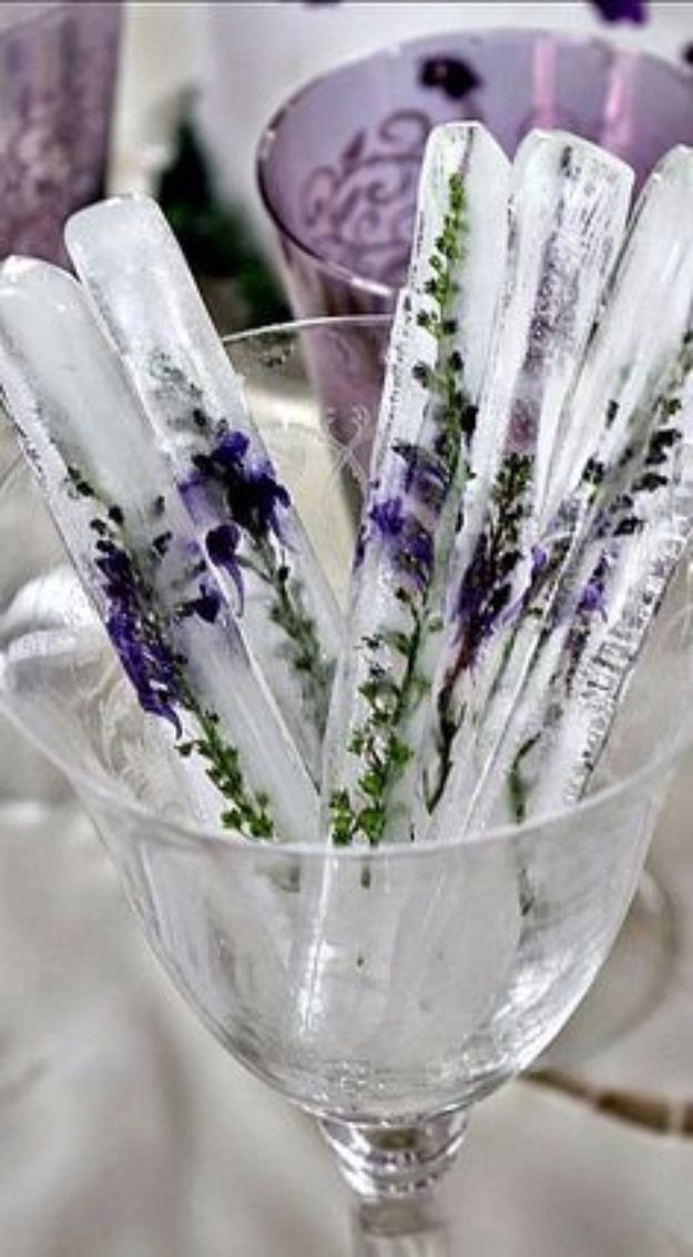 10 Crafts You Can Make With Your Lavender Cuttings| Lavender Cuttings, Lavender Cutting Crafts, DIY Crafts, Lavender Crafts, DIY Crafts, Easy Crafts, Easy Crafts for the Home, Botanical Crafts, DIY Soap, All Natural Soap Recipes, Popular Pin #LavenderCuttings #LavenderCuttingCrafts #DIYCrafts