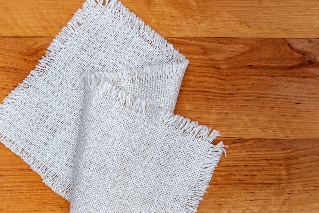 Fall Crafts: DIY Burlap Table Runners • Picky Stitch