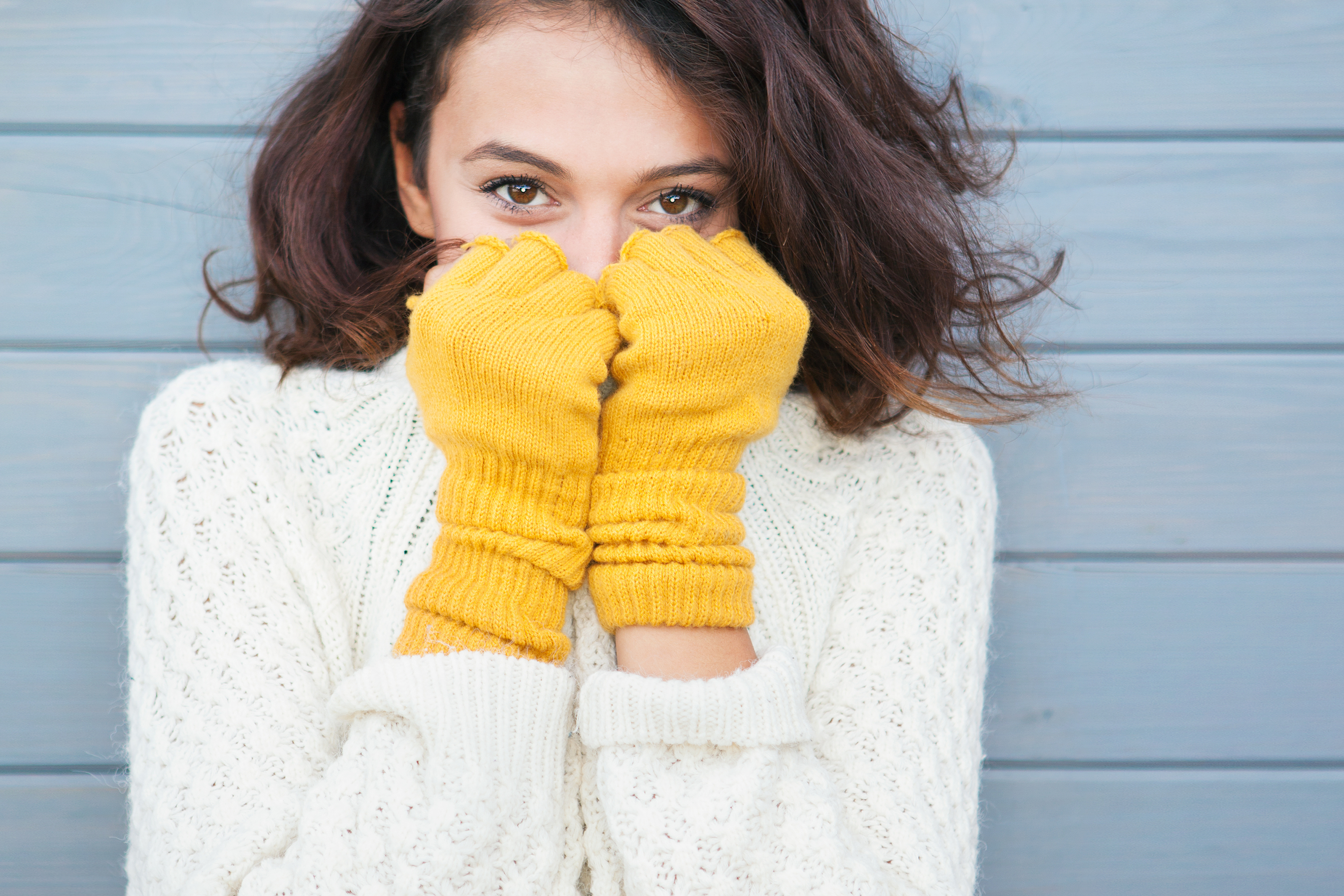 There's nothing better than a good pair of sweater mittens in the winter. Here is an easy step by step tutorial on how you can make your own. 