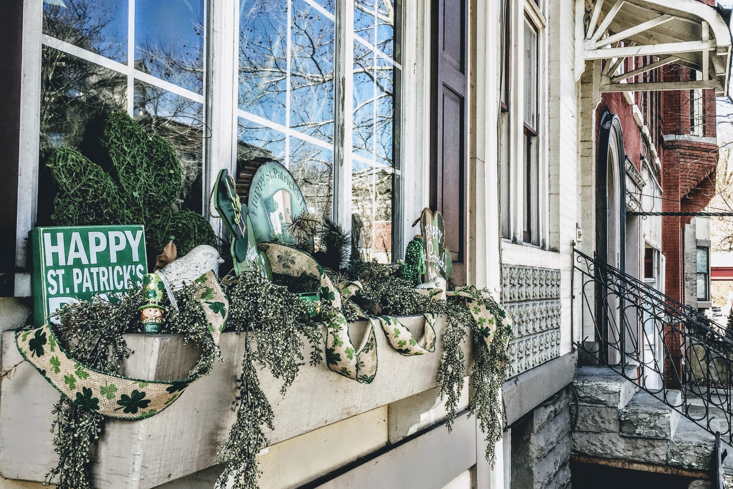 I like to have my porch completely decorated in the weeks leading up to St. Patrick's Day. I think it really helps everyone get in the festive mood. For the best St. Patrick's Day porch decor ideas, look here! 