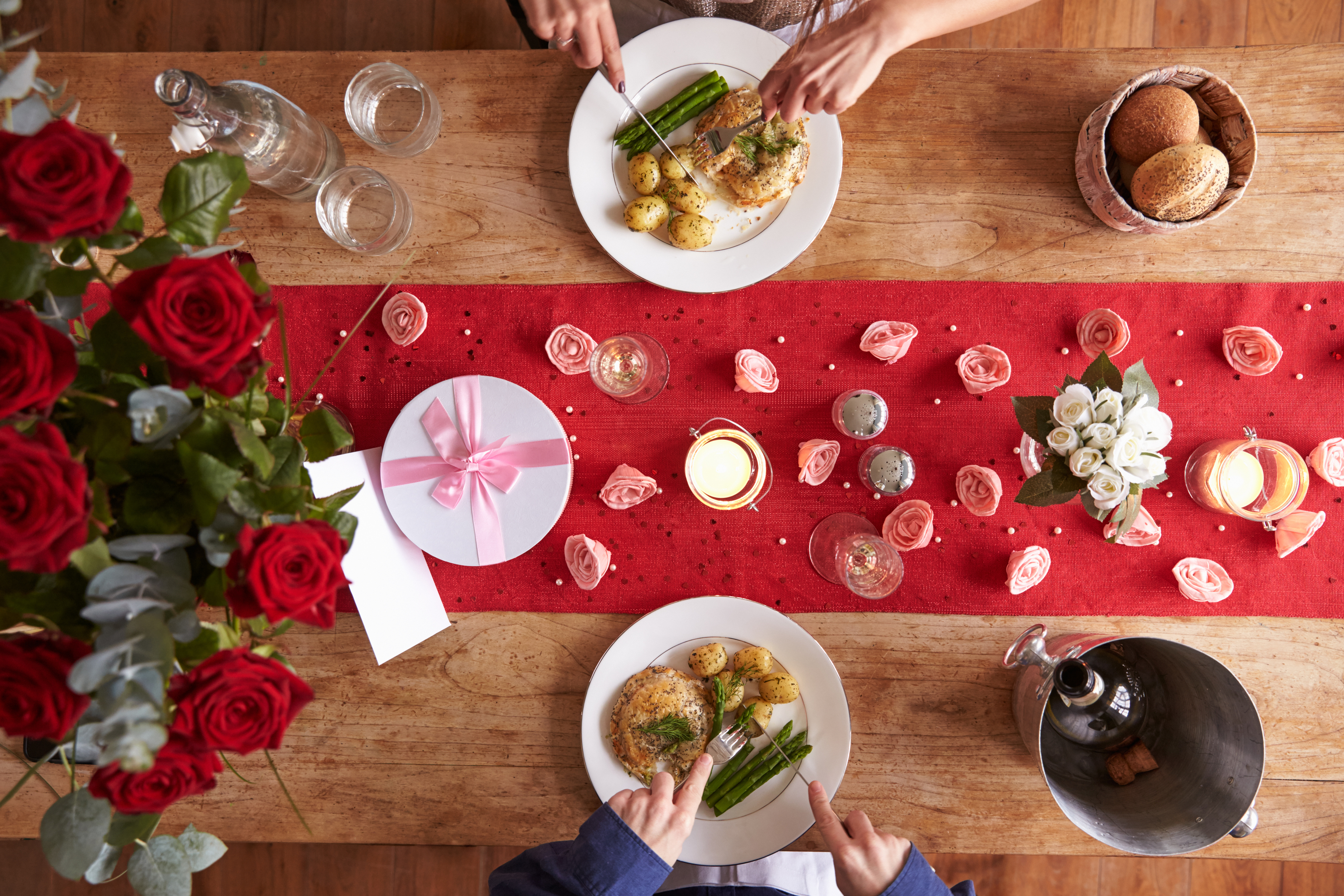 Is there anything better than creating your own home decor? These Valentine's sewing projects will having you falling in love with them. Try sewing your own table runner for your Valentine's dinner. 