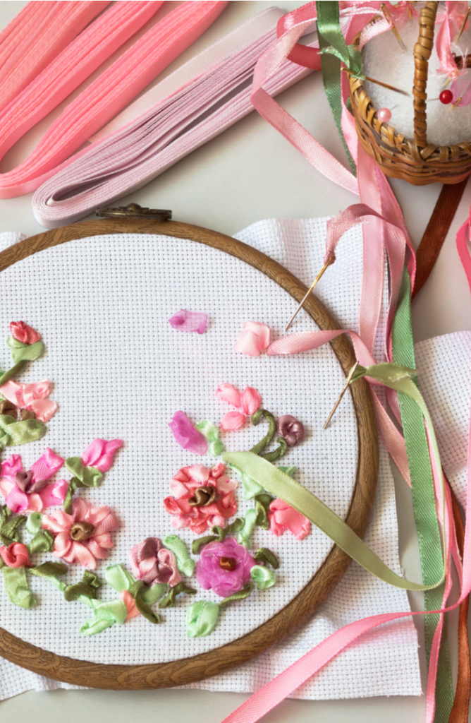 Learning embroidery stitches for beginners is a great way to pass the time while we are all adjusting to the new social distancing rules. There are so many neat things to personalize with embroidery, and these stitch tutorials will help you do exactly that. Check it out! 