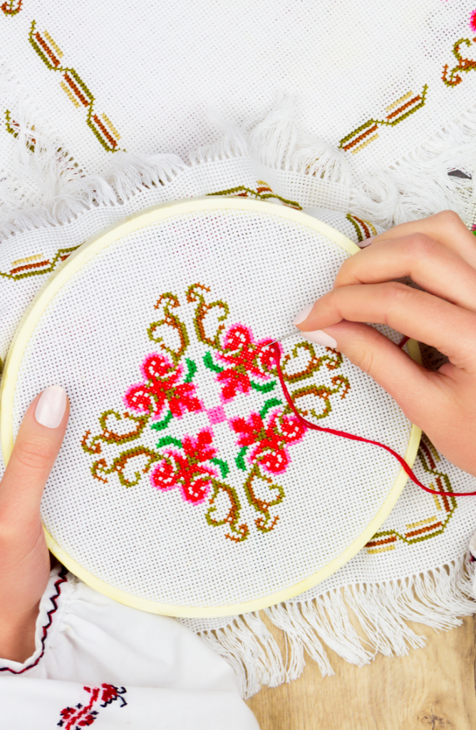 Learning embroidery stitches for beginners is a great way to pass the time while we are all adjusting to the new social distancing rules. There are so many neat things to personalize with embroidery, and these stitch tutorials will help you do exactly that. Take a look! 